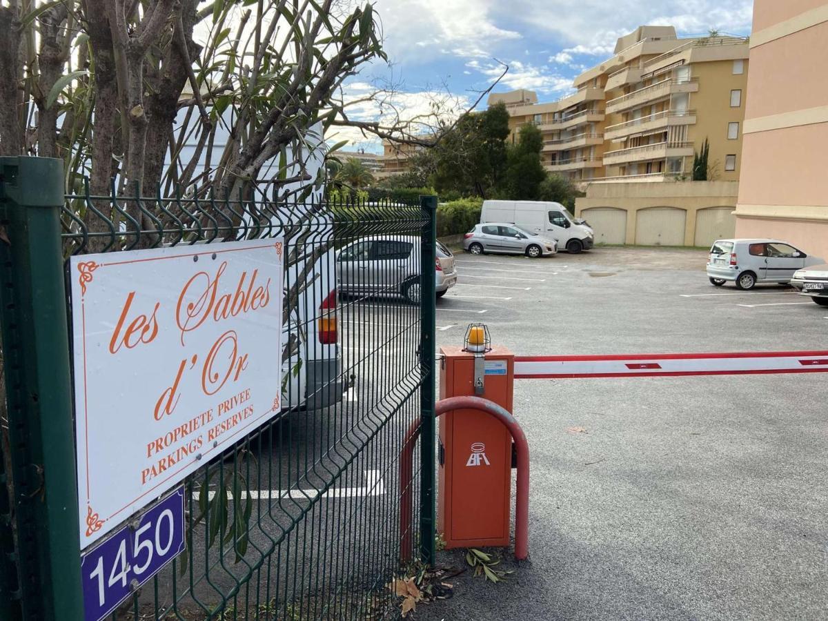 Apartment 3 Pieces, 6 Couchages, Parking, Proche Et Commerces, - Fr-1-226a-152 Frejus